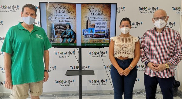 Vélez-Málaga cuenta de nuevo con el tren turístico y los recorridos teatralizados por el centro histórico