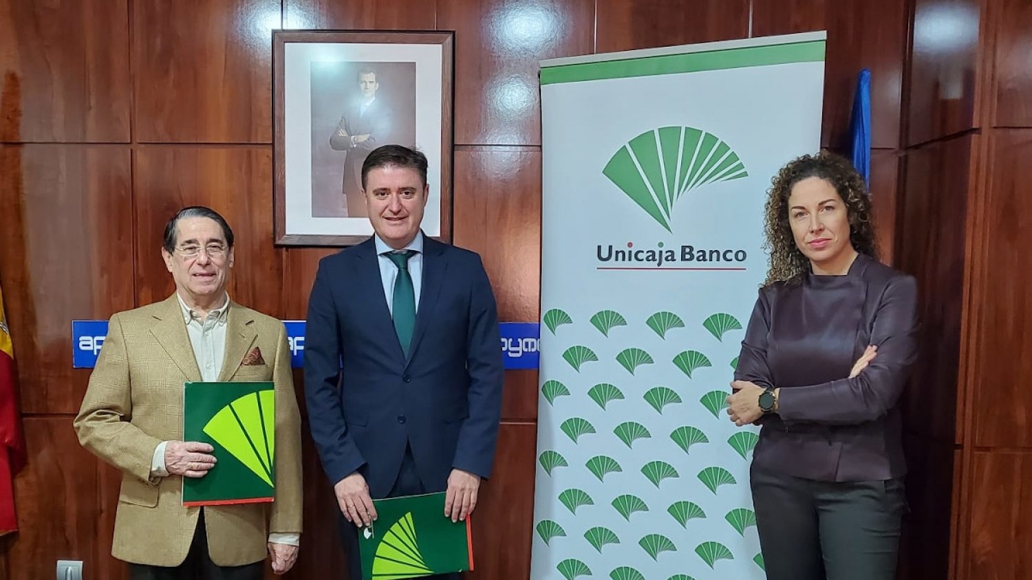 Unicaja Banco ofrece a un millar de empresarios de Ronda y Campillos servicios para impulsar sus negocios