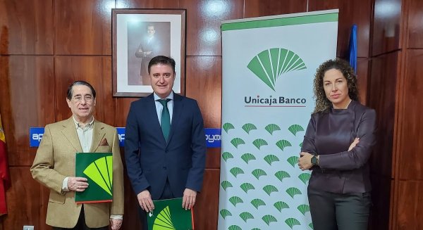 Unicaja Banco ofrece a un millar de empresarios de Ronda y Campillos servicios para impulsar sus negocios