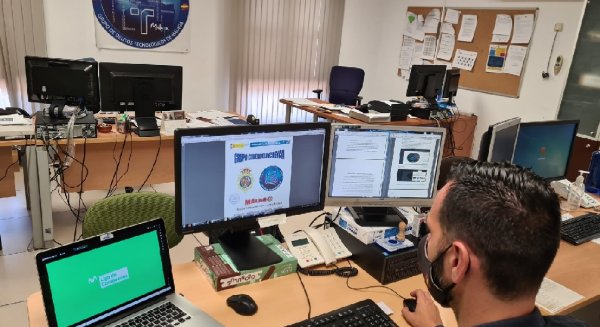 Detenido en Málaga un joven por vender decodificadores para ver televisión de pago pirata