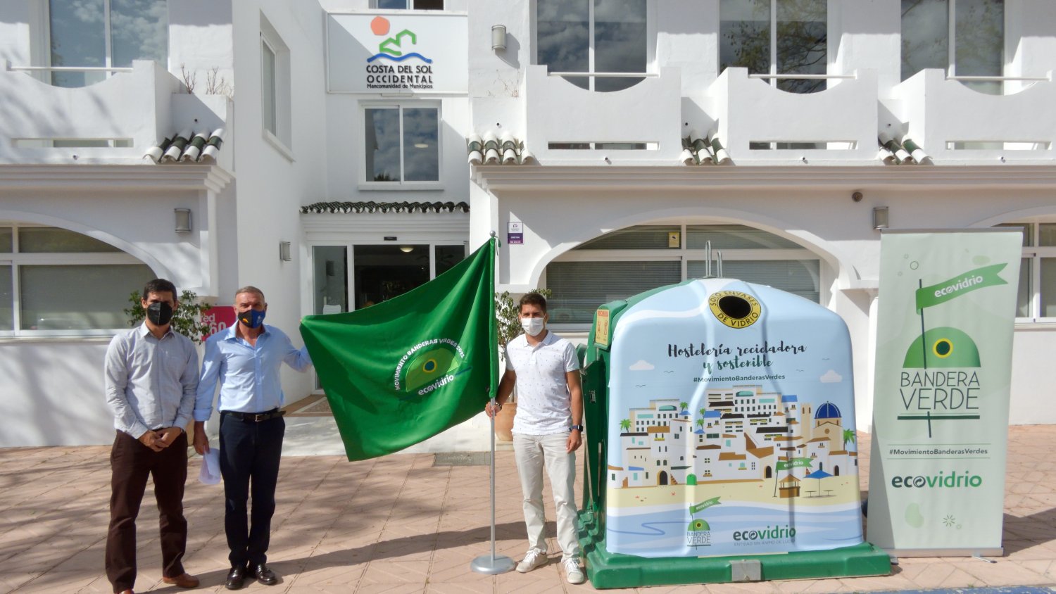 Mancomunidad y Ecovidrio presentan la campaña de verano “Banderas Verdes”