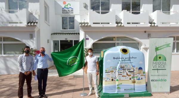 Mancomunidad y Ecovidrio presentan la campaña de verano “Banderas Verdes”