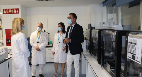 El Hospital Regional de Málaga amplía el servicio de la unidad de Microbiología