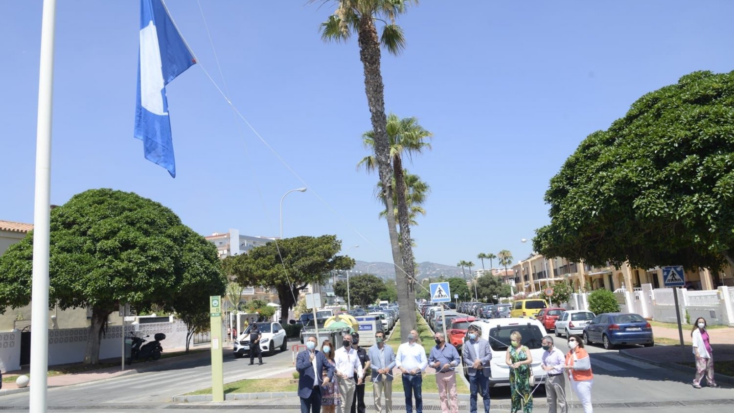 Torremolinos iza la Bandera Azul y las de la Q de Calidad