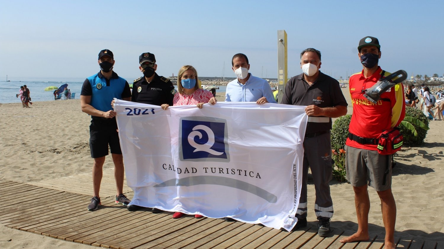Fuengirola renueva las Banderas Q de Calidad en todas sus playas