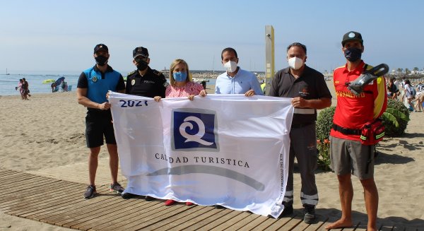 Fuengirola renueva las Banderas Q de Calidad en todas sus playas