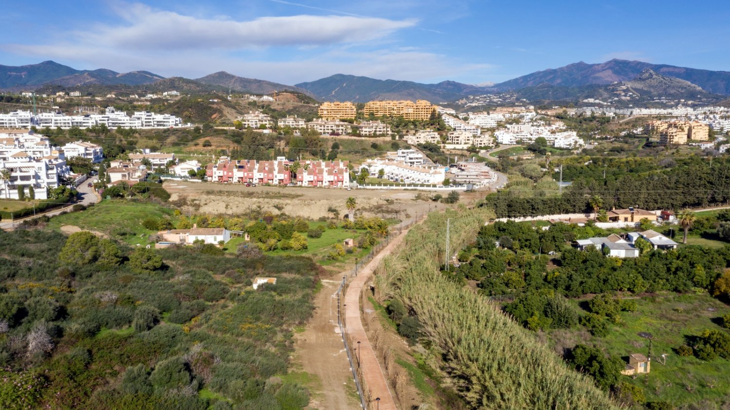 Estepona licita la construcción de un nuevo espacio deportivo y de ocio en la zona este de la ciudad