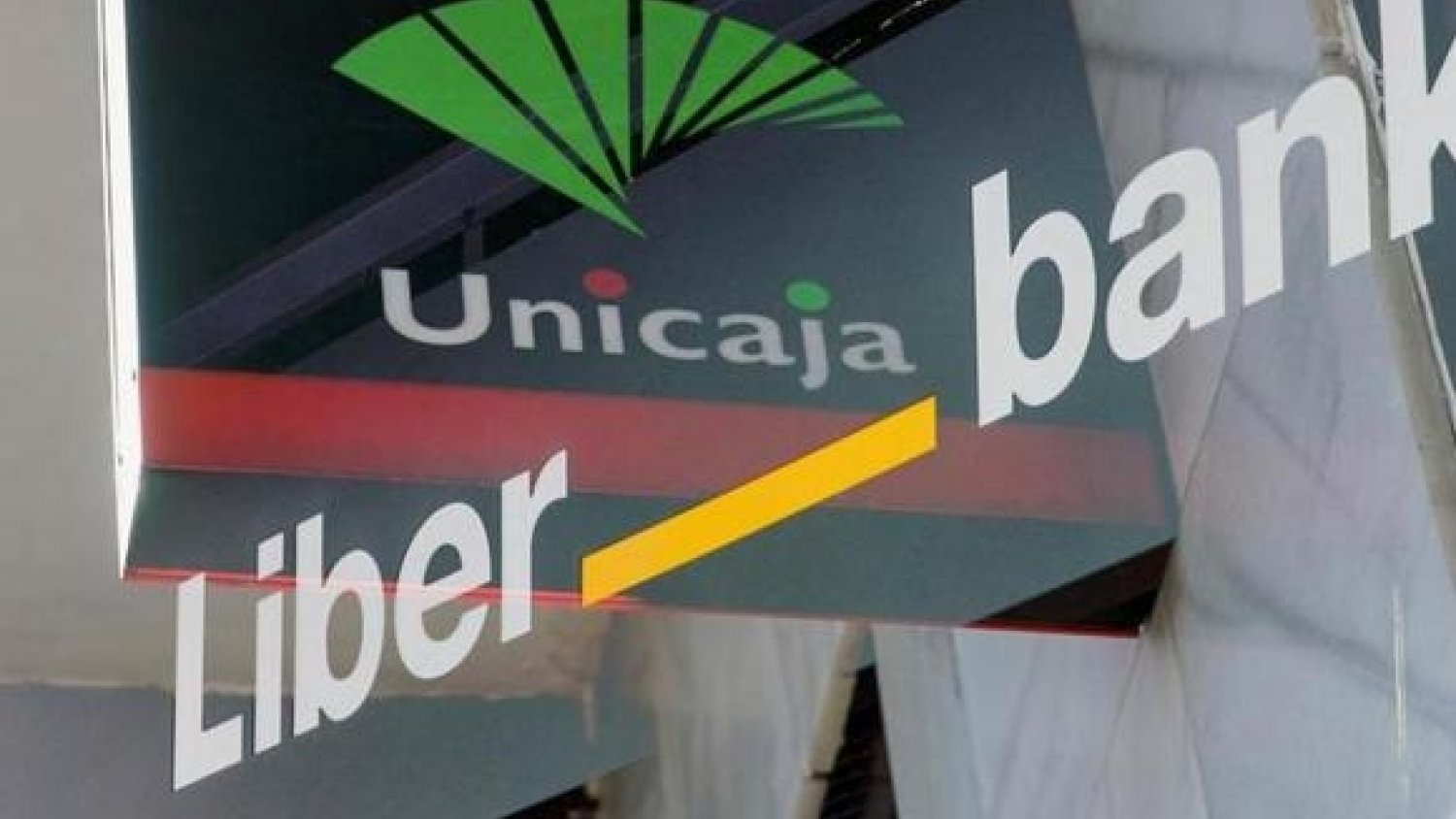 Competencia da luz verde a la fusión de Unicaja y Liberbank