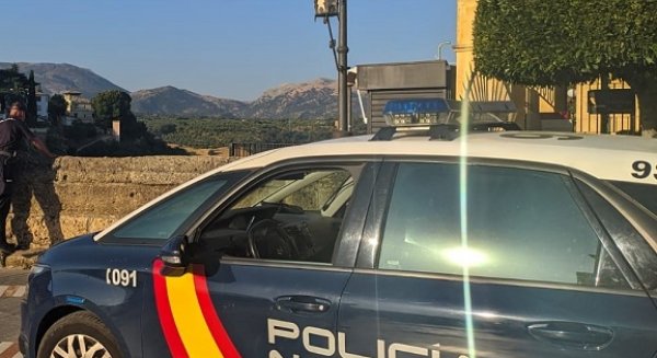 Detenido un hombre por detener de forma ilegal a su expareja durante dos días en su domicilio