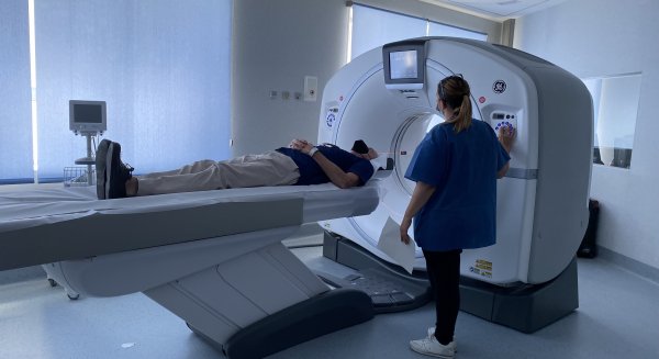 El Hospital Regional de Málaga incorpora un TAC en el servicio de Urgencias