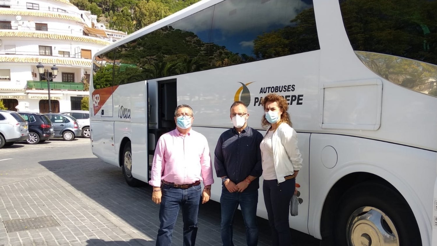 Paco Pepe inicia una campaña lanzadera con el autobús de Mijas para el verano de 2021