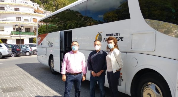 Paco Pepe inicia una campaña lanzadera con el autobús de Mijas para el verano de 2021
