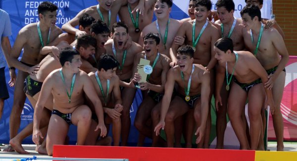 Waterpolo Málaga es campeón de Andalucía juvenil y subcampeón regional cadete masculino