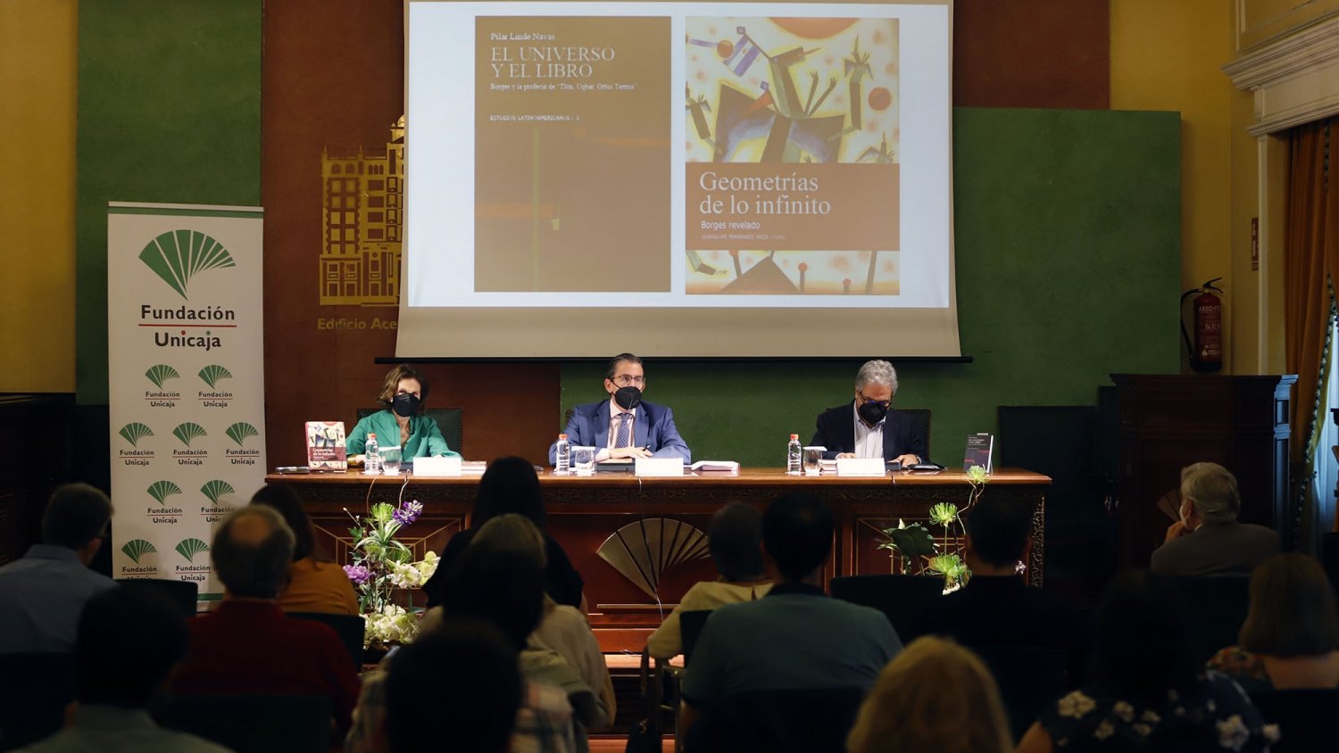 Fundación Unicaja y la Universidad de Málaga editan un estudio crítico de los cuentos de Borges