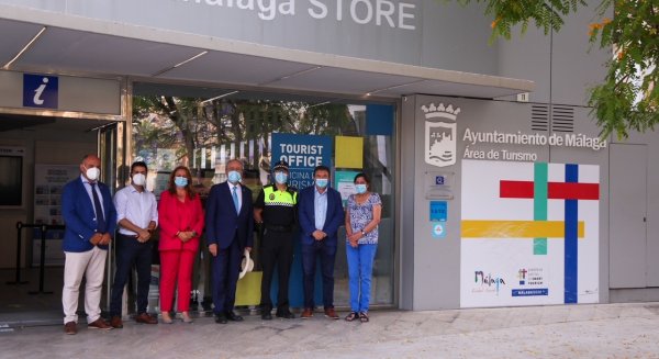 La oficina de información turística de la Plaza de la Marina retoma la atención presencial