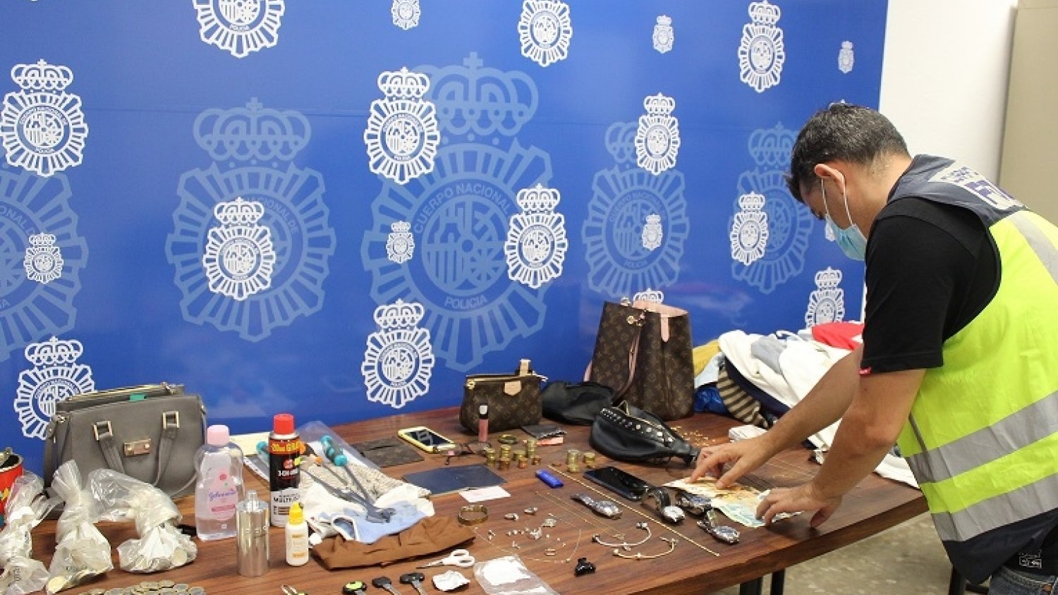 Desarticulada en Málaga una organización criminal más activas de Europa en robos en domicilios