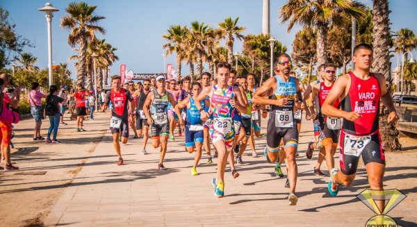 EL V Acuatlón Málaga se inicia este domingo con la participación de 350 deportistas