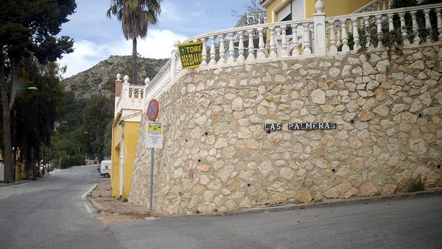 Urbanismo licita la obra de renovación de la Calle Palmeras en Pinares de San Antón