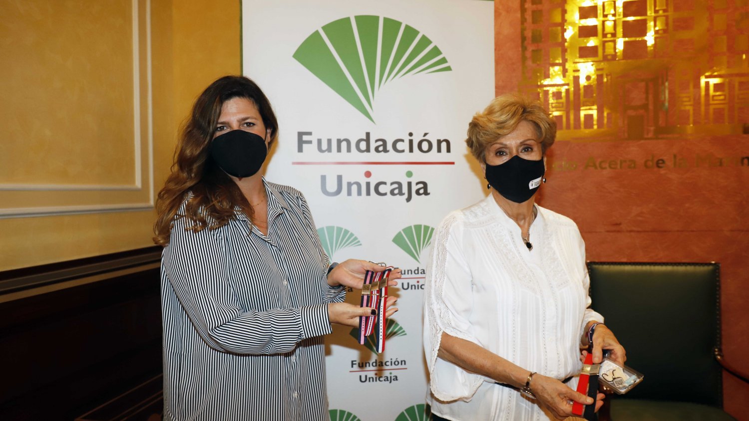 Fundación Unicaja promueve usar la pulsera ‘QR Vida’ para enfermos anticoagulados y coronarios