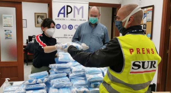 El Hospital Regional decide premiar la labor de los periodistas malagueños durante la pandemia