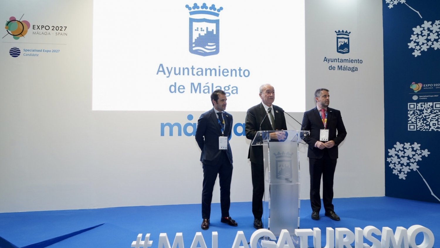 El alcalde de Málaga inaugura el expositor de Fitur 2023