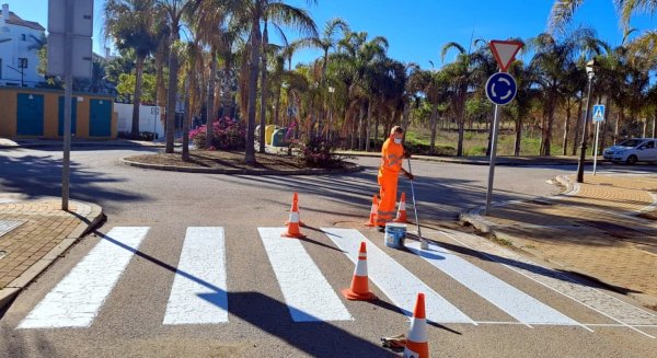 Estepona ejecuta más de 2.000 actuaciones de mantenimiento y mejora de la ciudad en 2021