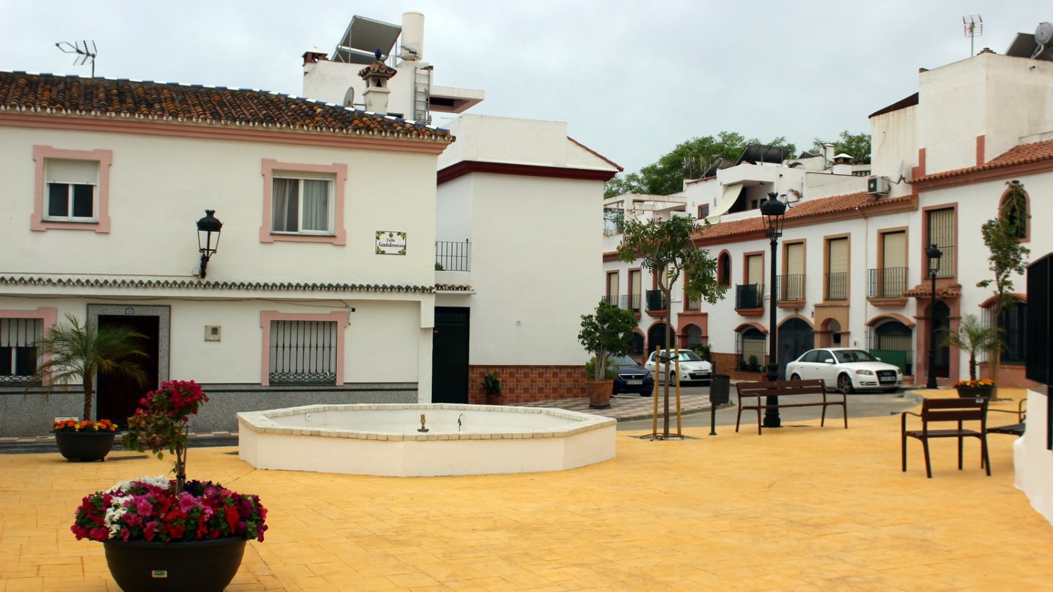 Estepona crea una nueva plaza pública de 500 metros cuadrados en Cancelada