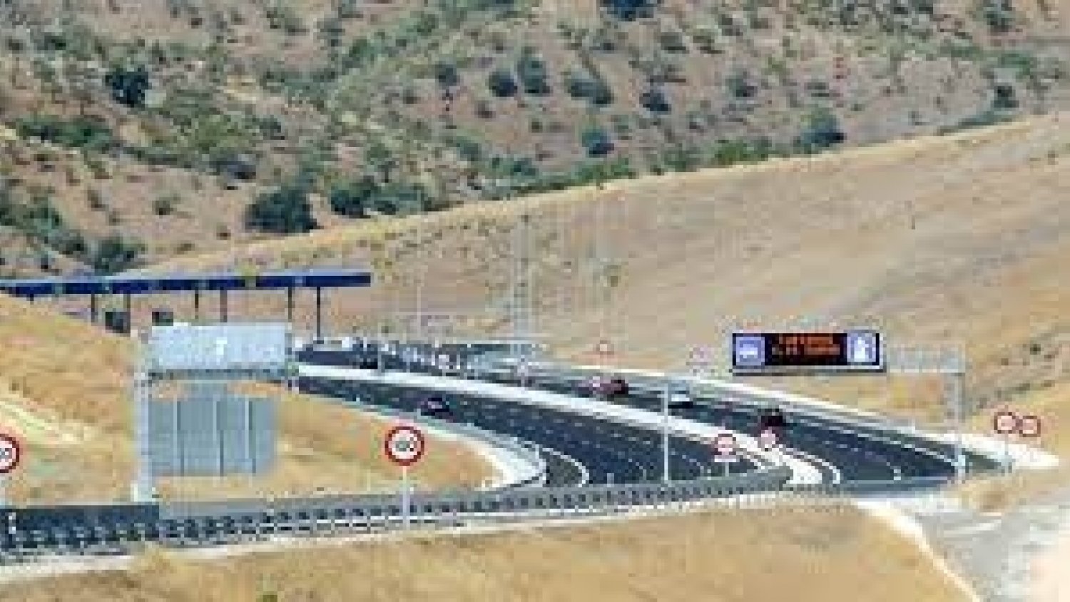 ASAJA Málaga denuncia el peligro de no haber una vía de servicio en la A-45 en las pedrizas