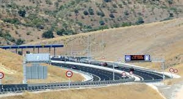 ASAJA Málaga denuncia el peligro de no haber una vía de servicio en la A-45 en las pedrizas