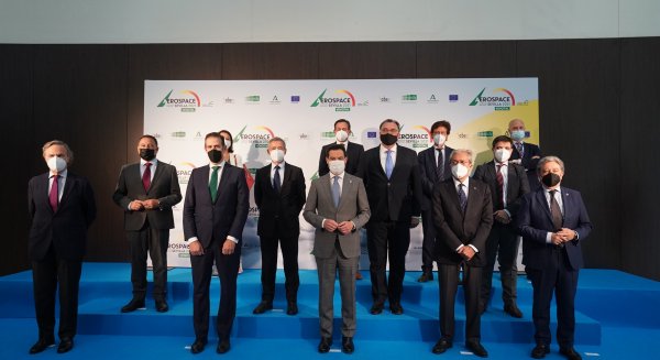 Moreno define al sector aeroespacial como estratégico para la reactivación económica