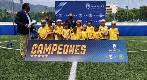 Los play off de la Copa Marca Marbella de Fútbol pone el broche final a la ligar regular