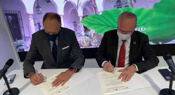 Turismo de Málaga y Aehcos renuevan en FITUR su compromiso con la promoción de la provincia
