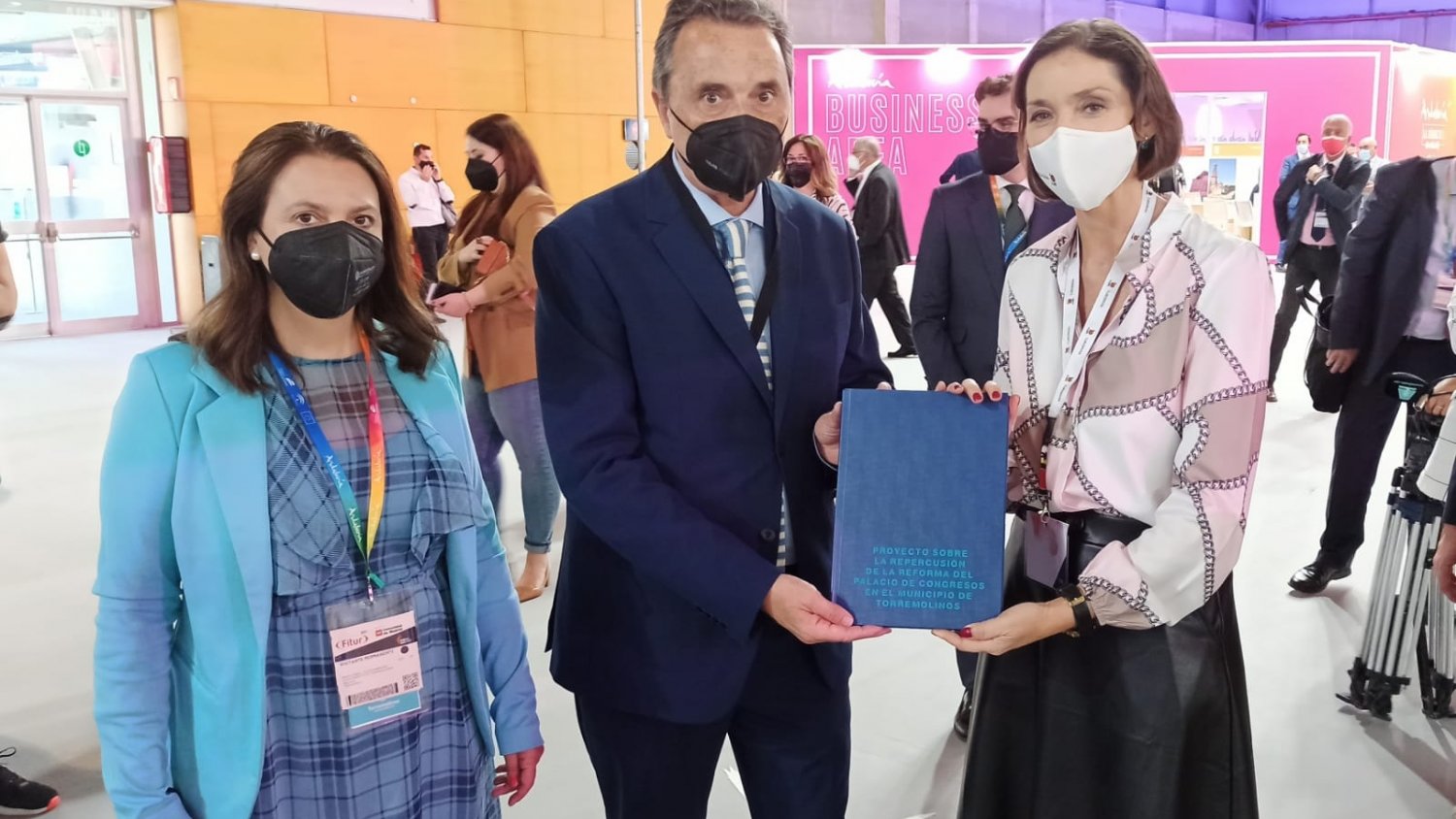 Torremolinos entrega el proyecto de rehabilitación y modernización del Palacio de Congresos