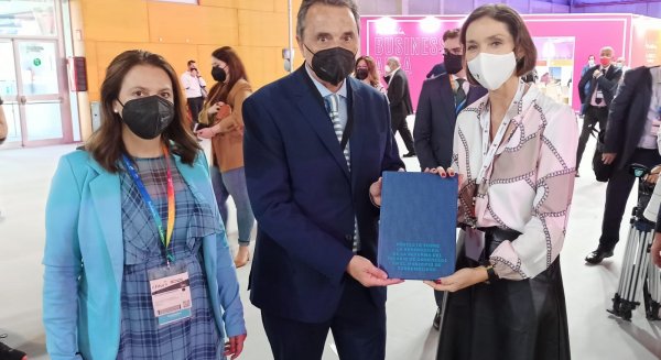 Torremolinos entrega el proyecto de rehabilitación y modernización del Palacio de Congresos