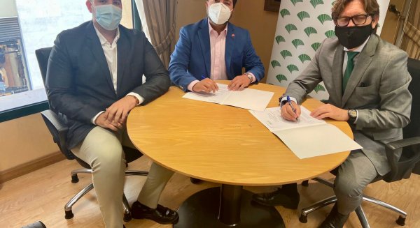 Unicaja Banco y AJE Málaga firman un convenio para financiar a los jóvenes empresarios