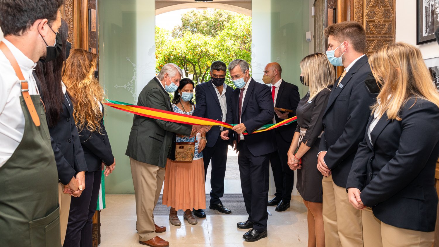 El alcalde de Estepona destaca la apertura del primer hotel de cuatro estrellas en el municipio