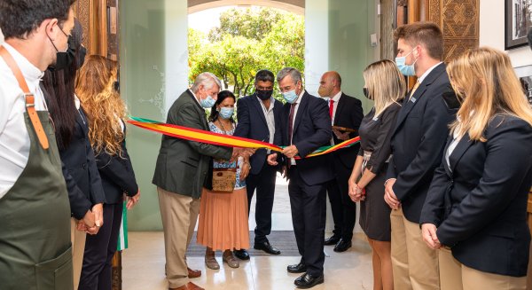 El alcalde de Estepona destaca la apertura del primer hotel de cuatro estrellas en el municipio