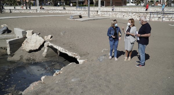 PSOE pide un control del alcantarillado y mejora de los aliviaderos para los malos olores en Málaga