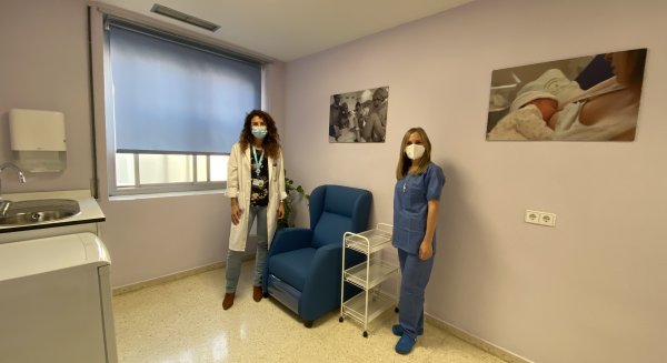 El Regional de Málaga inaugura una sala de lactancia para que las profesionales estén con sus hijos