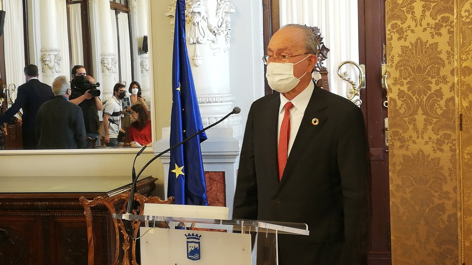 Francisco de la Torre deja la puerta abierta a 