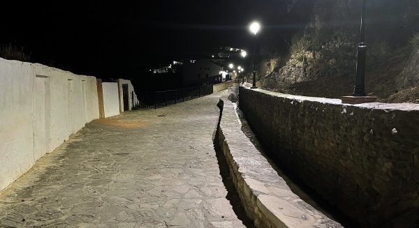 Realizadas las tareas de iluminación de la calle Río del Rosal en Antequera