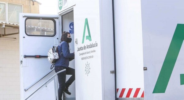 Dos nuevos fallecidos en Málaga y 200 positivos frente a las 440 recuperaciones de la última jornada