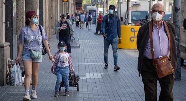 Un fallecido y 165 positivos en Málaga frente a las 423 recuperaciones de la última jornada