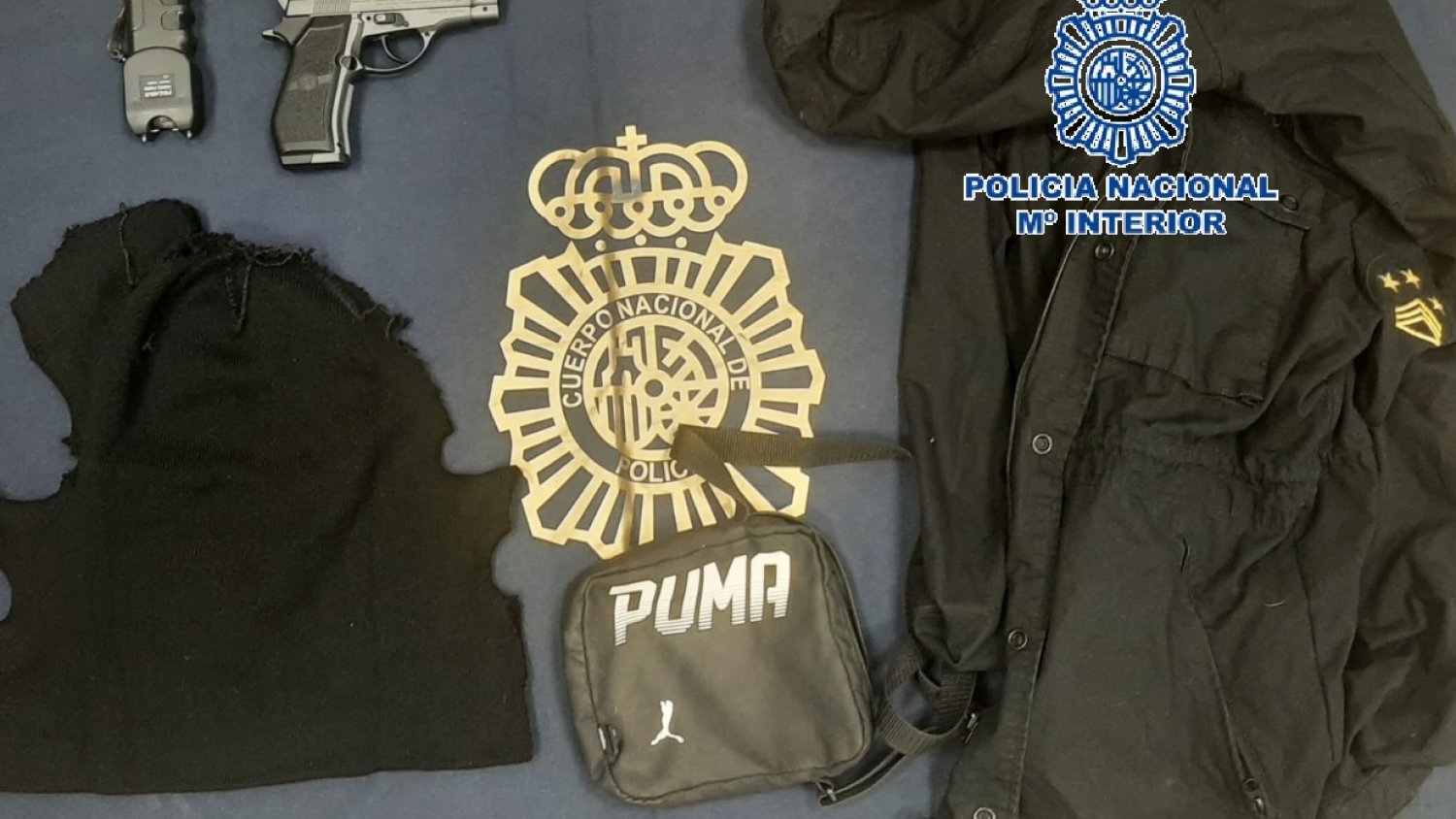 Detenido en Málaga a un asaltante que amedrentaba a sus víctimas con la exhibición de una táser