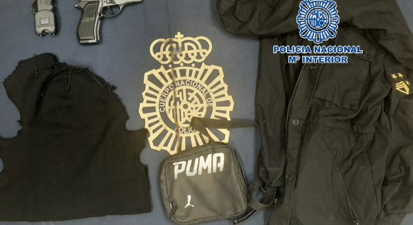 Detenido en Málaga a un asaltante que amedrentaba a sus víctimas con la exhibición de una táser