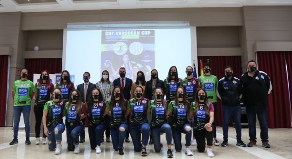 El Ayuntamiento de Málaga asiste a la presentación de la final de la copa EHF de balonmano femenino