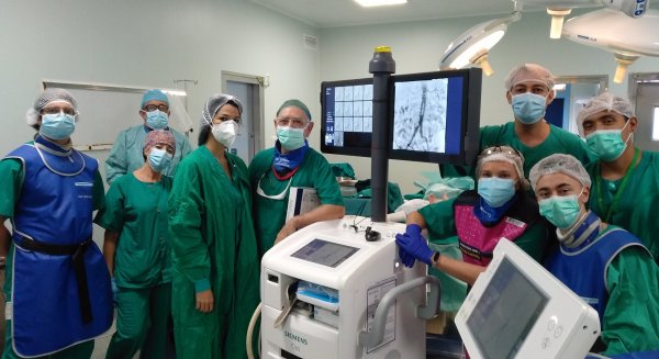 El Hospital Clínico implanta nueva técnica en más de un millar de pacientes con aneurisma de aorta