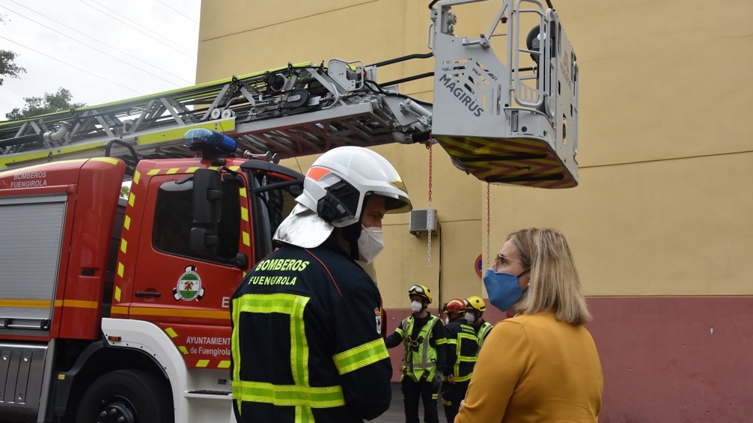 Los Bomberos de Fuengirola emplean el camión autoescala unas catorce veces al mes para rescates