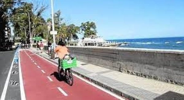El Ayuntamiento informa del cierre del carril ciclable entre Antonio Martín y los Baños del Carmen