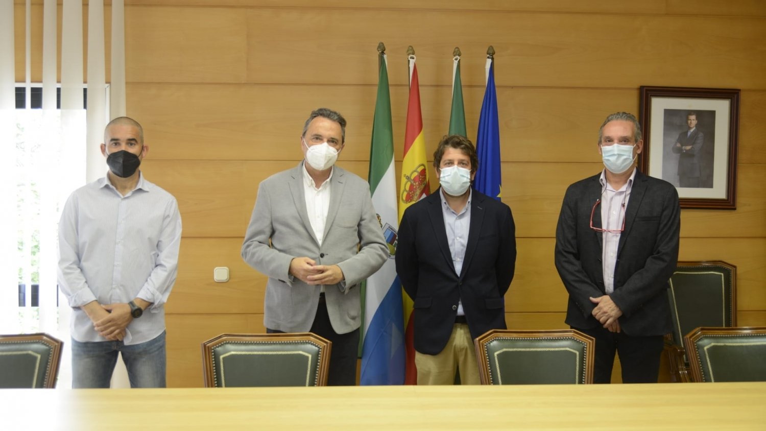 Torremolinos y la Asociación de Taxistas dan conocer los nuevos proyectos para el sector
